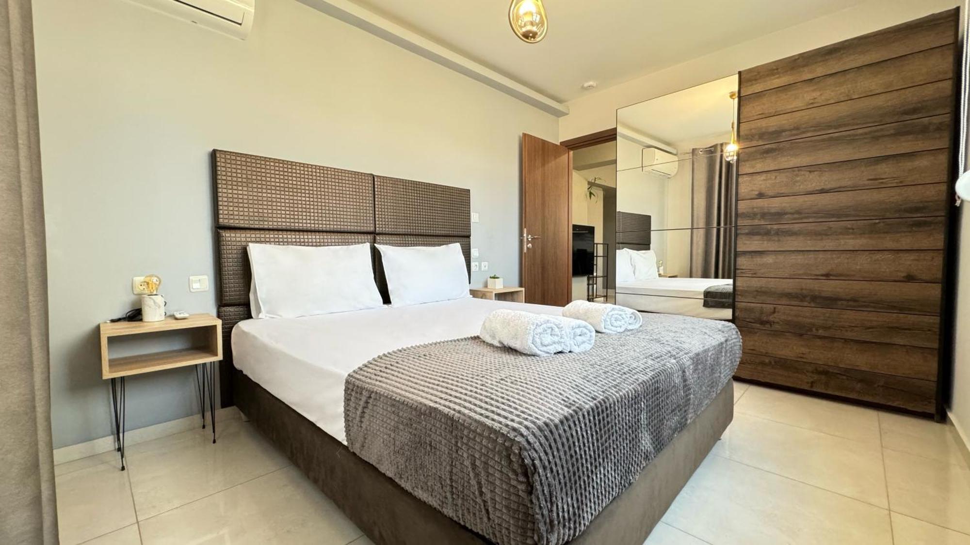 Unique1 - Two Bedroom Private Lux City Appartement Iraklion